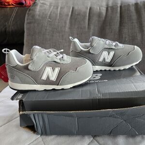 New Balance 515 Hook & Loop Sneaker 7 1/2 Wide Toddlers  Grey